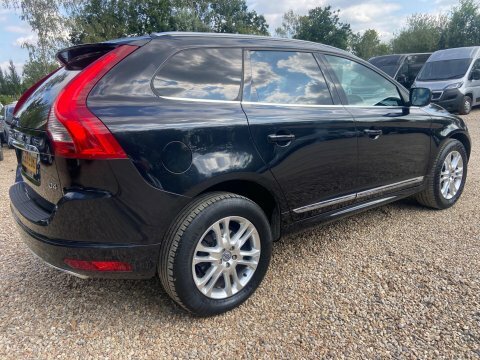 Volvo XC60 2.0 D4 Se Black #3