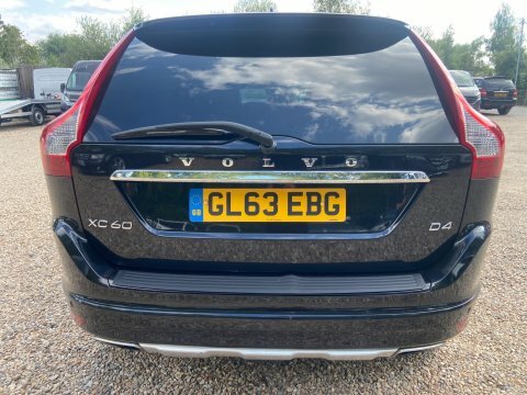Volvo XC60 2.0 D4 Se Black #4