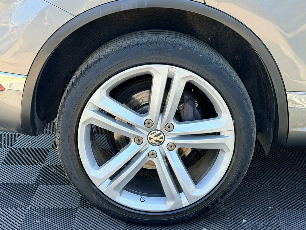 Volkswagen Touareg R-line Grey #6