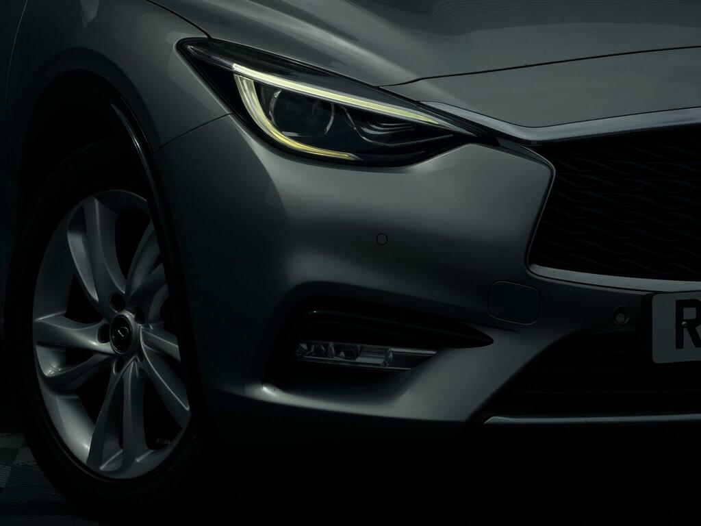 Infiniti Q30 Premium Intouch RK67BPZ Silver #3