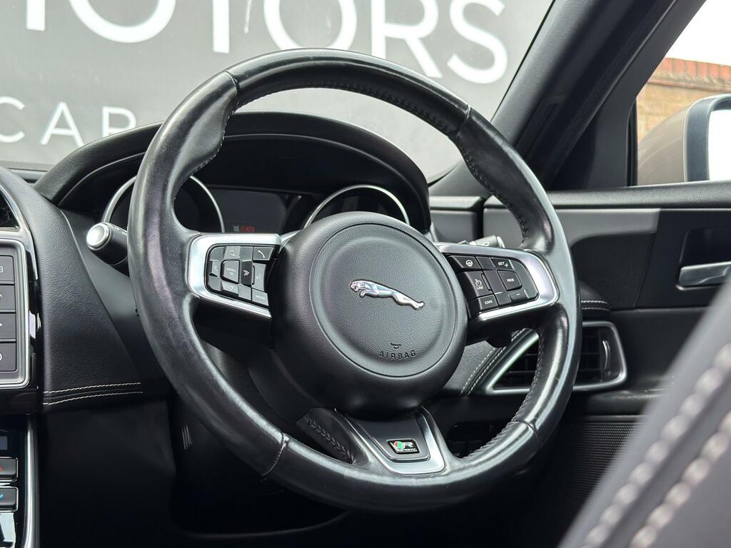 Jaguar XE R-sport Red #51