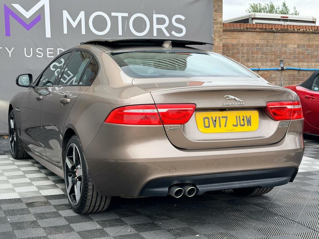 Jaguar XE R-sport Red #17