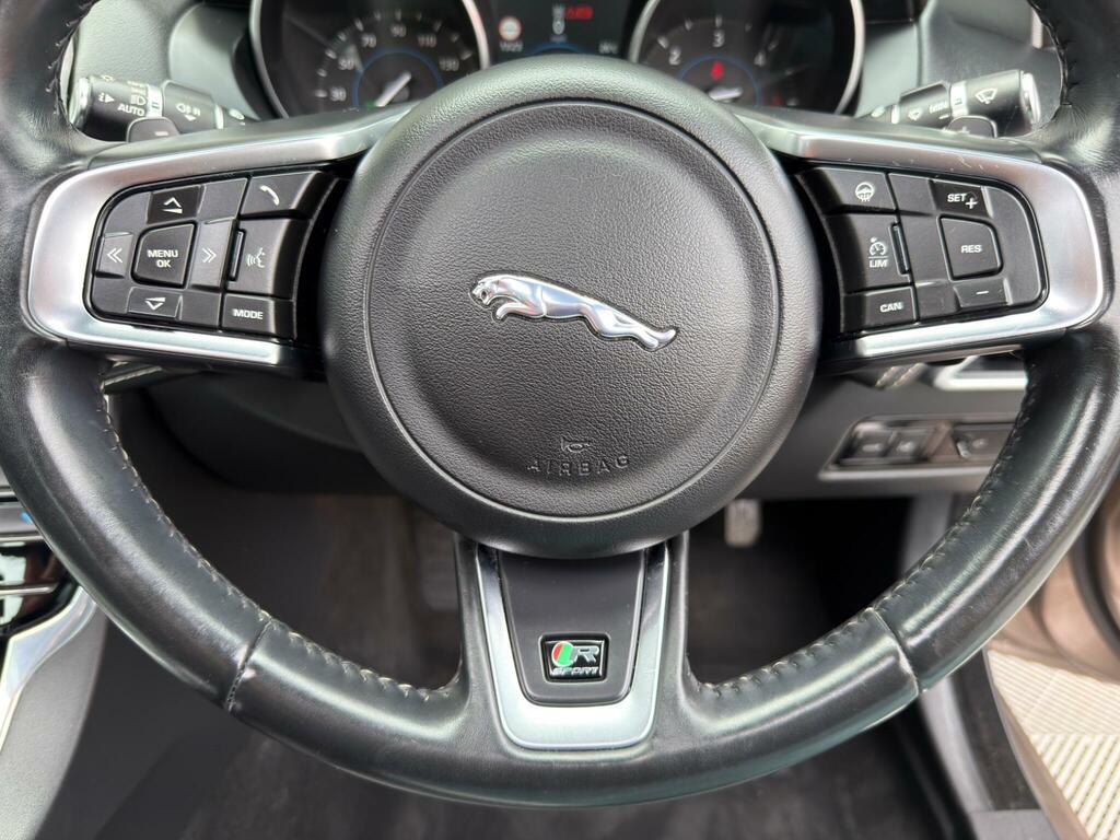 Jaguar XE R-sport Red #30