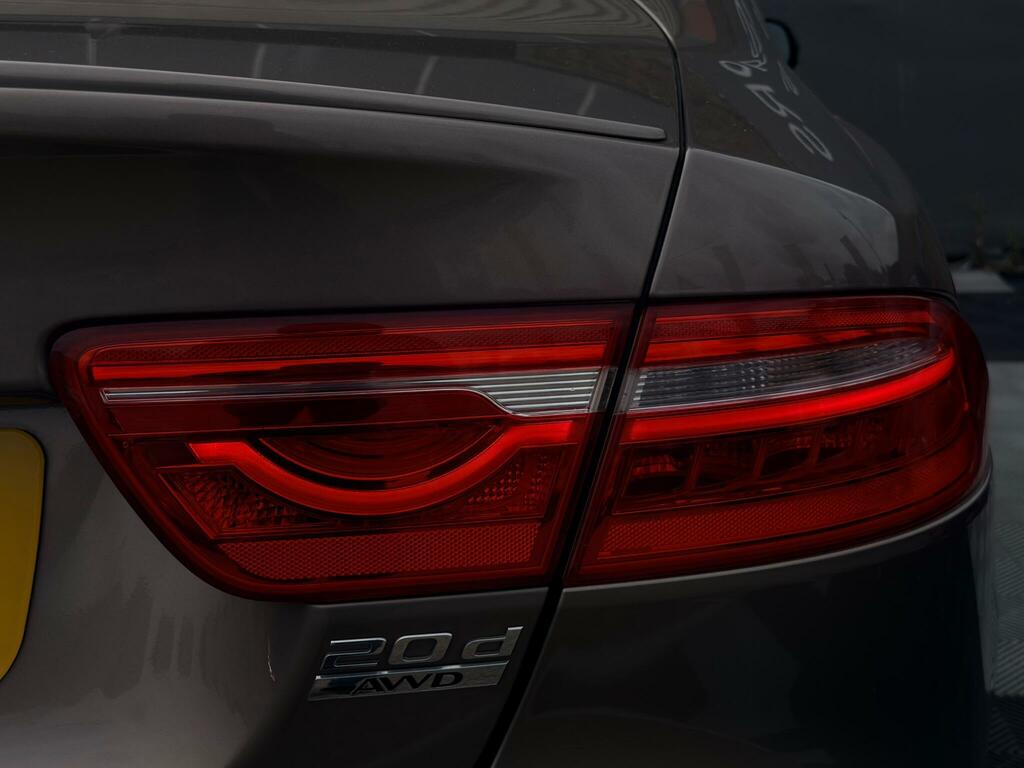 Jaguar XE R-sport Brown #6