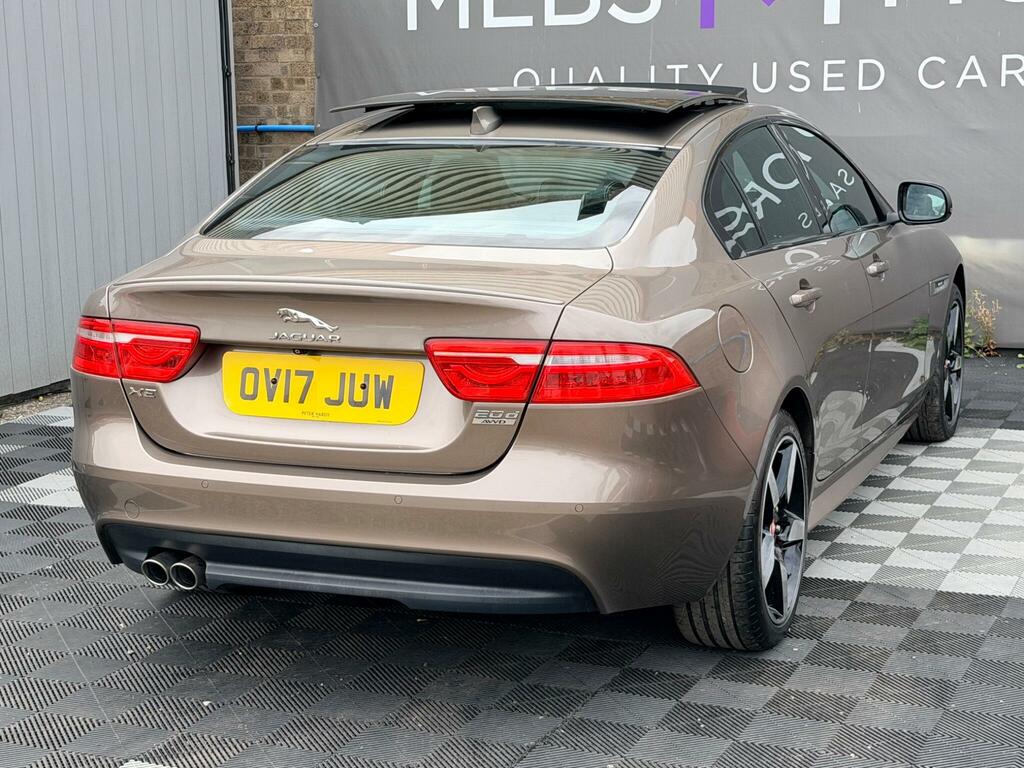 Jaguar XE R-sport Red #22