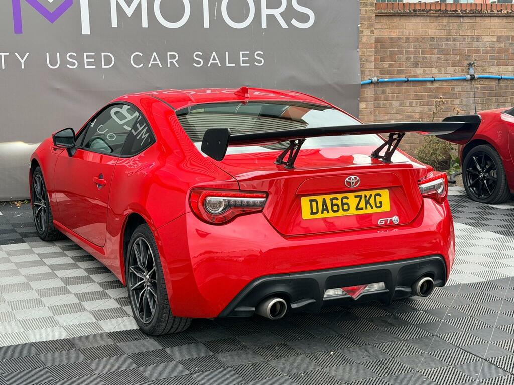 Toyota GT86 2L Null White #15