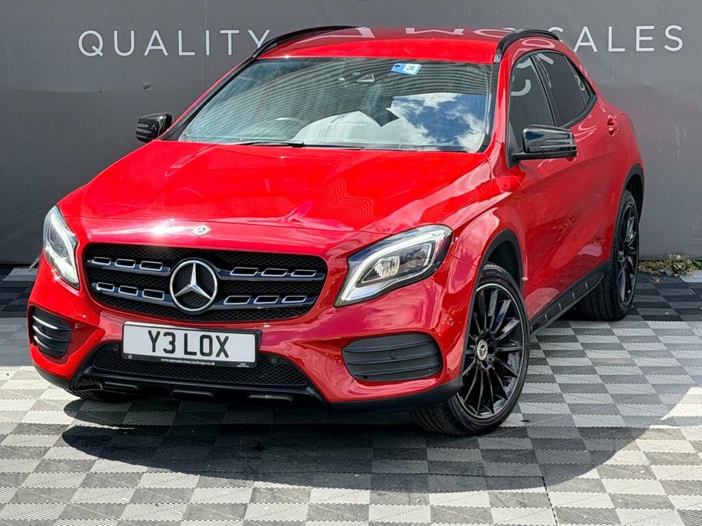 Mercedes-Benz GLA Class Amg Line Red #3