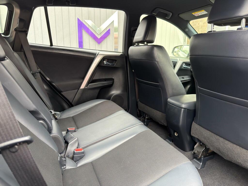 Toyota Rav 4 Rav4 Excel Tss D-4d 4X2 White #37