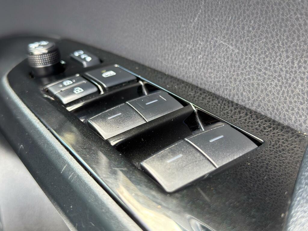 Toyota Prius+ 1.8L Excel Black #17