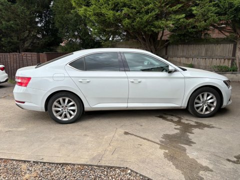Skoda Superb 2020 20 Se White #5