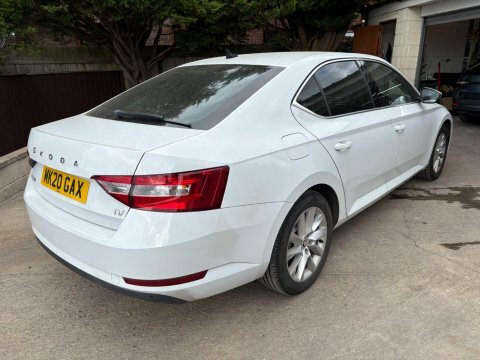 Skoda Superb 2020 20 Se White #6
