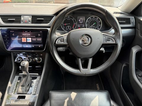 Skoda Superb 2017 67 Se Grey #2