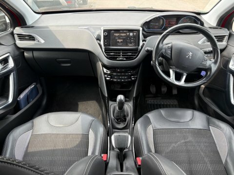 Peugeot 2008 Bluehdi Active Red #11