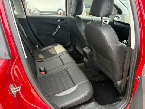 Peugeot 2008 Bluehdi Active Red #15