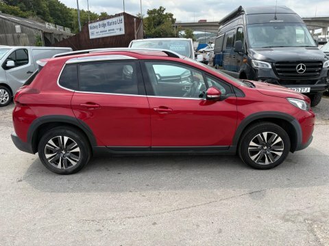Peugeot 2008 2016 66 Puretech Red #5