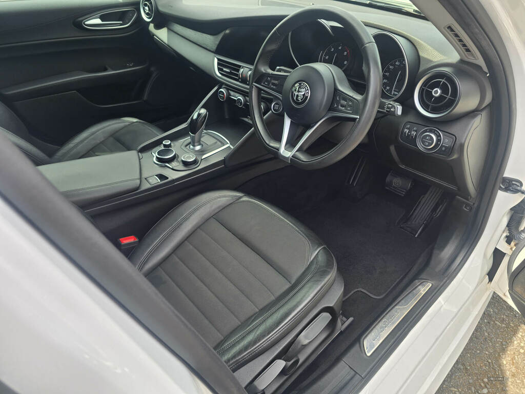 Alfa Romeo Giulia 2.2 Jtdm-2 Super White #4