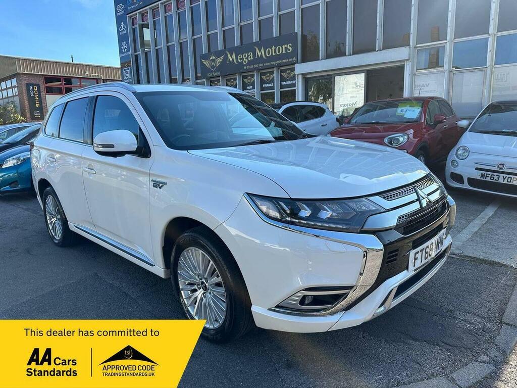 Mitsubishi Outlander Suv 2.4H Twinmotor 13.8Kwh 4H Cvt 4Wd Euro 6 Ss FT68MHK White