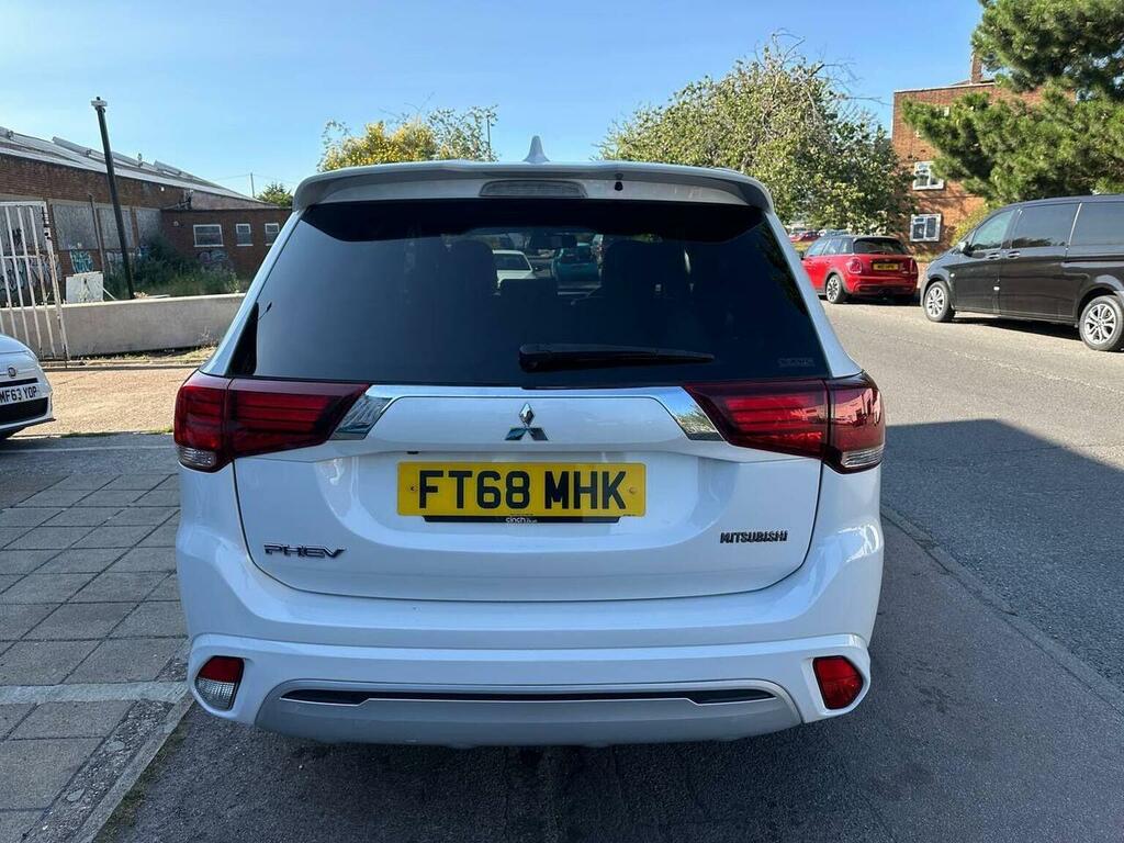 Mitsubishi Outlander Suv 2.4H Twinmotor 13.8Kwh 4H Cvt 4Wd Euro 6 Ss FT68MHK White #6