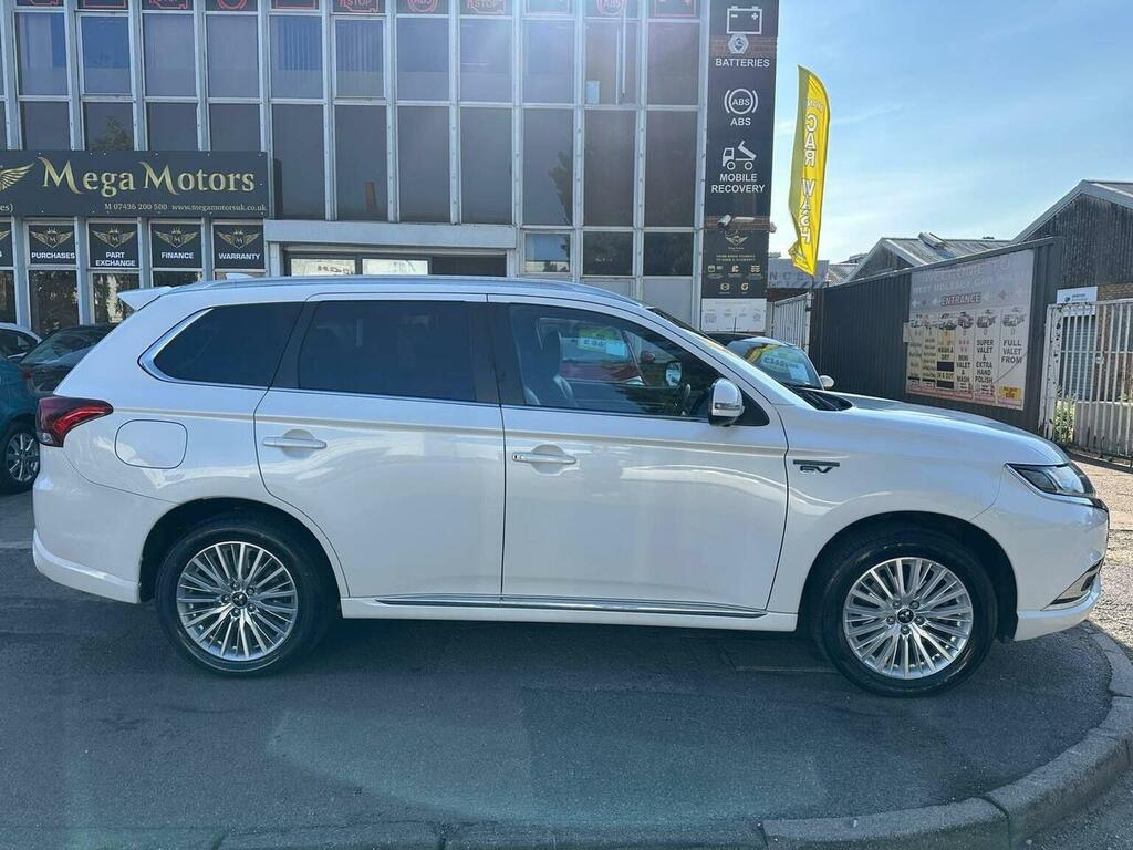 Mitsubishi Outlander Suv 2.4H Twinmotor 13.8Kwh 4H Cvt 4Wd Euro 6 Ss FT68MHK White #4