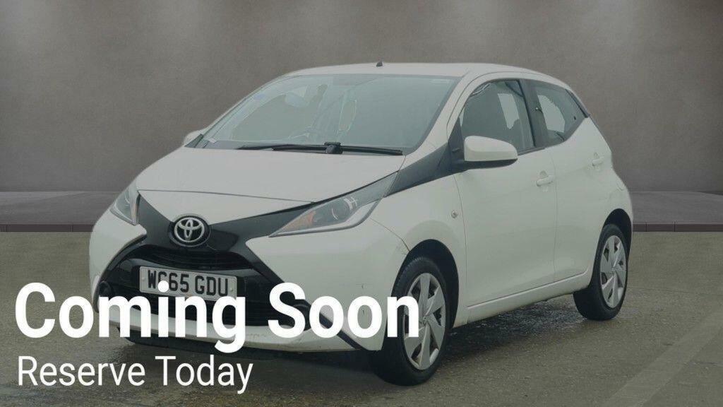 Toyota Aygo Hatchback 1.0 Vvt-i X-play Euro 5 Euro 5 2015 WG65GDU White #4
