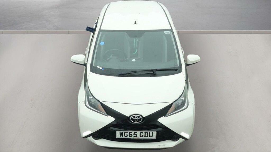 Toyota Aygo Hatchback 1.0 Vvt-i X-play Euro 5 Euro 5 2015 WG65GDU White #5
