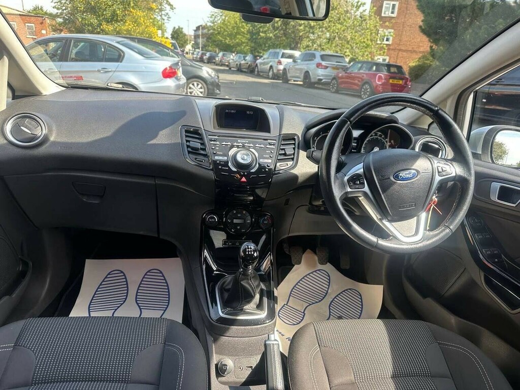Ford Fiesta Hatchback 1.0T Ecoboost Titanium Euro 6 Ss Silver #2