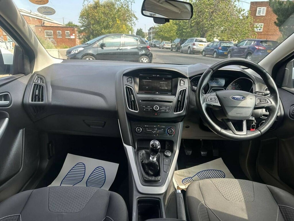 Ford Focus Hatchback 1.0T Ecoboost Zetec Euro 6 Ss 20 LG66YYU White #2