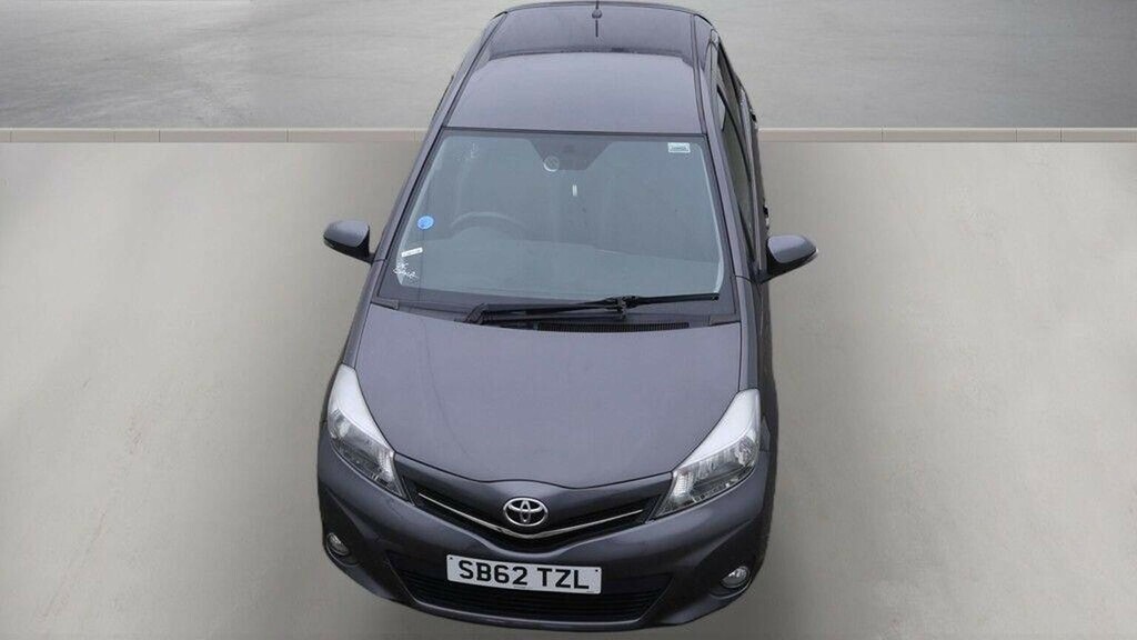 Toyota Yaris Hatchback 1.33 Dual Vvt-i Sr Euro 5 201362 Grey #2
