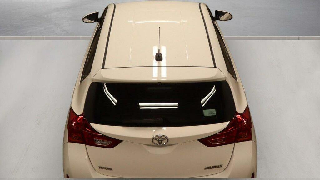 Toyota Auris 1.6 V-matic Icon Euro 5 White #2