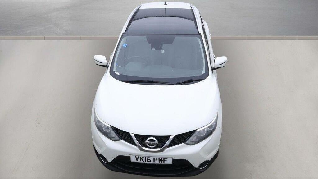 Nissan Qashqai Hatchback Brown #2