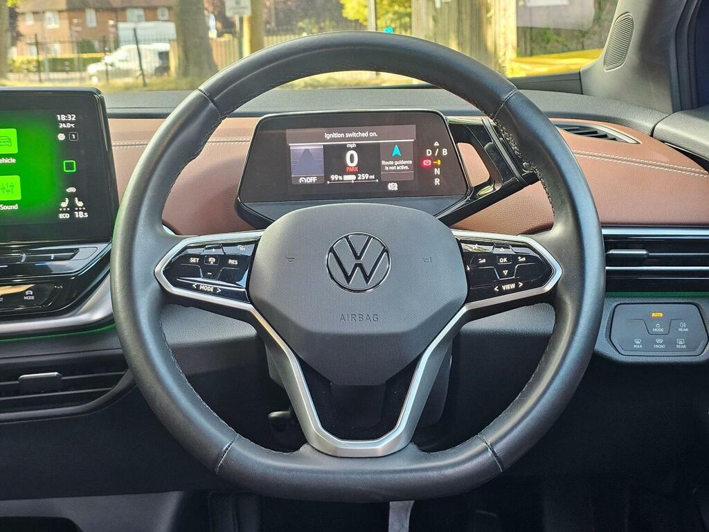 Volkswagen ID.4 Estate White #20