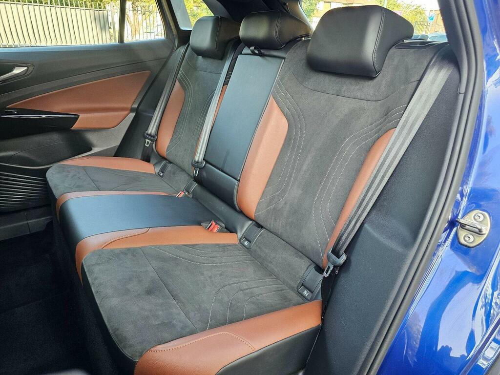 Volkswagen ID.4 Estate White #70