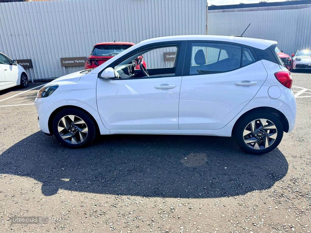 Hyundai I10 1.0 63 Advance Nav EN25TJU White #6