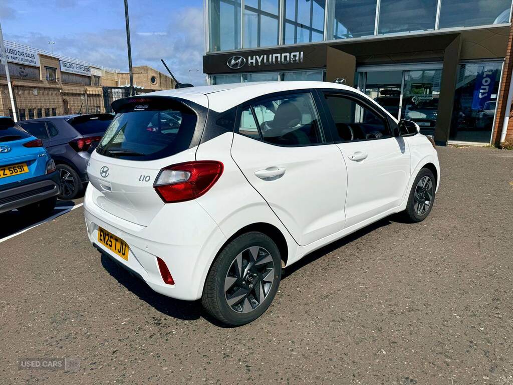 Hyundai I10 1.0 63 Advance Nav EN25TJU White #3