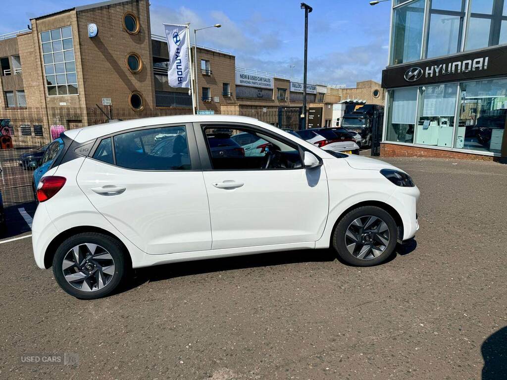 Hyundai I10 1.0 63 Advance Nav EN25TJU White #2