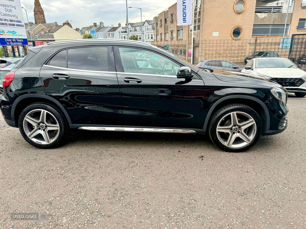 Mercedes-Benz GLA Class Gla 180 Amg Line Edition Black #2