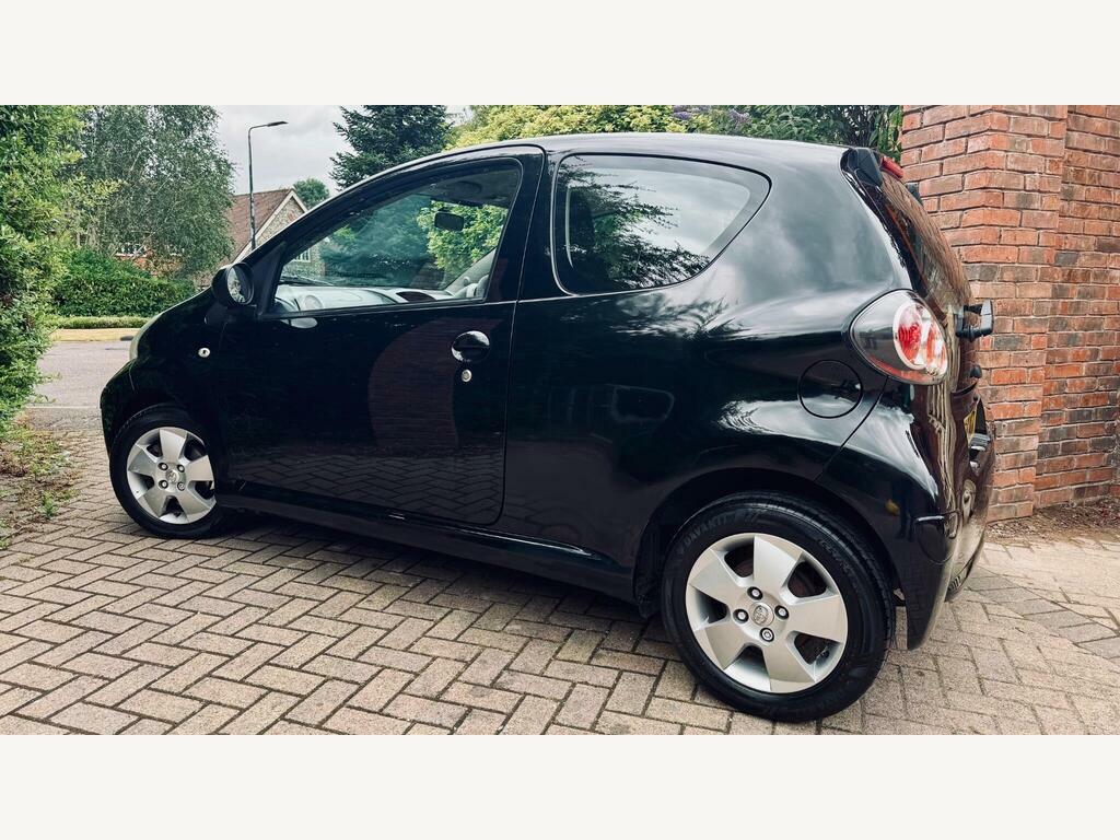 Toyota Aygo 1.0 Vvt-i Black Euro 4 Black #3