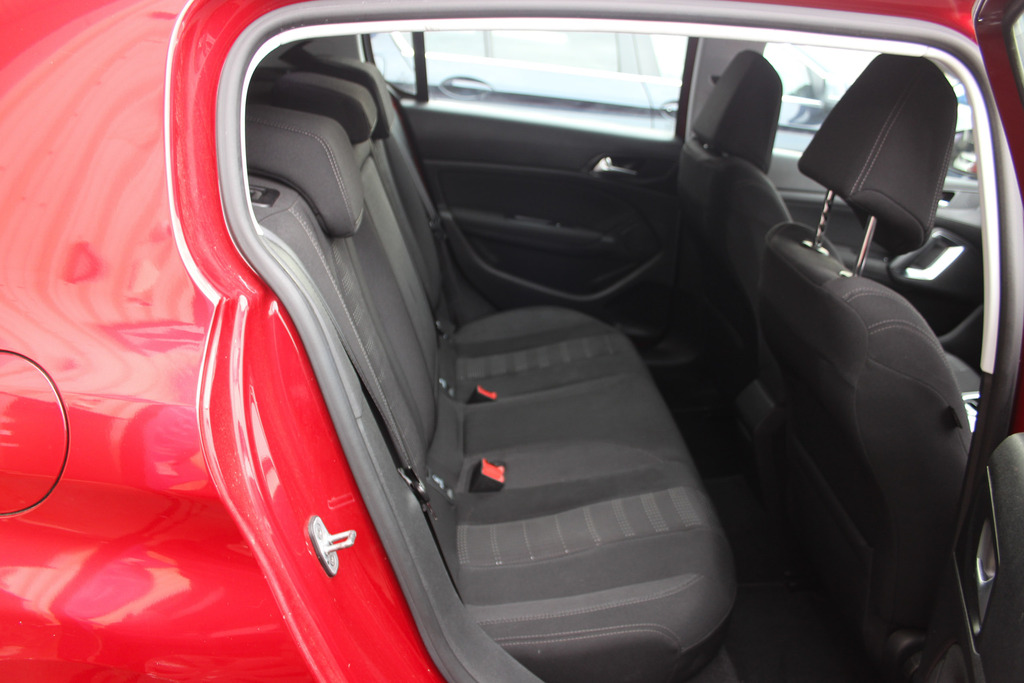Peugeot 308 Puretech Active White #12