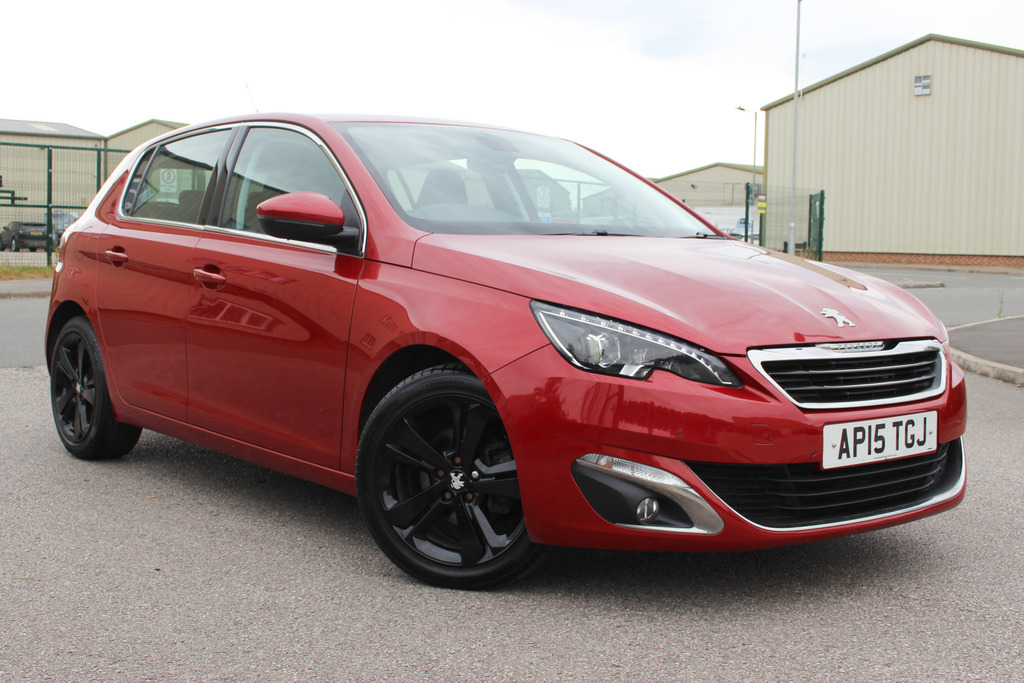 Peugeot 308 Allure Puretech 1.2 Red