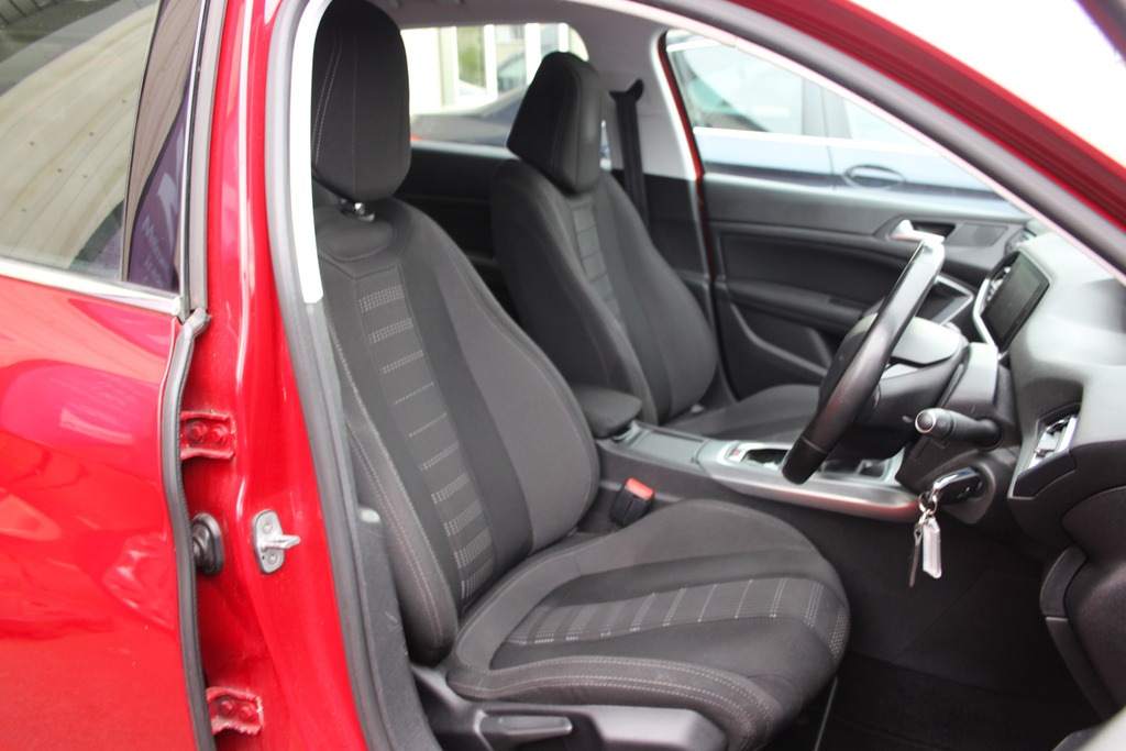 Peugeot 308 Puretech Active White #11