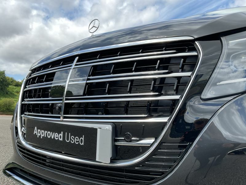 Mercedes-Benz V Class V 300 D Premium Amg Line Extra Long Black #17