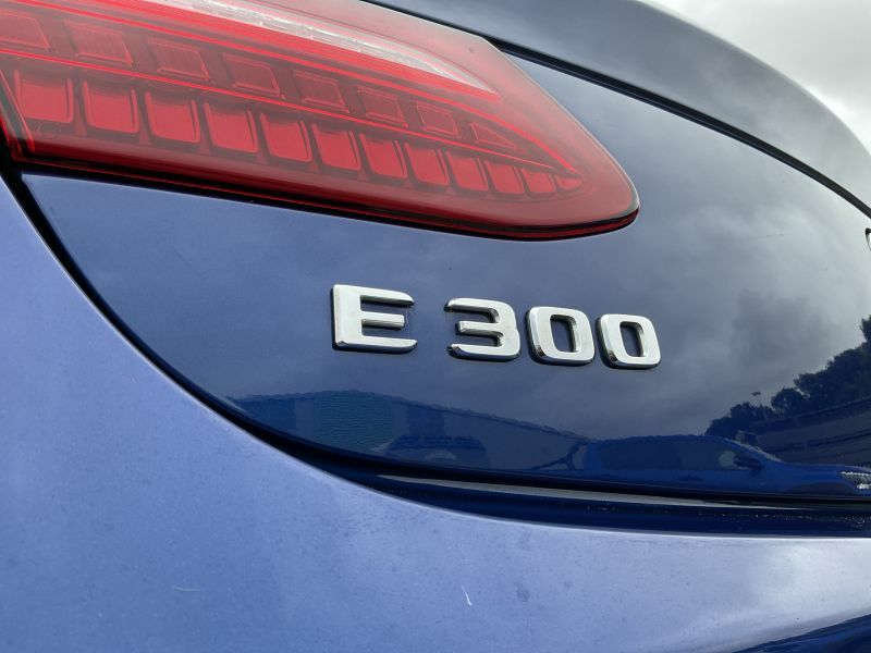 Mercedes-Benz E Class Saloon 2.0 E300de 13.5Kwh Amg Line G-tronic Euro Blue #19