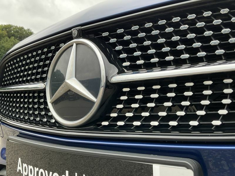 Mercedes-Benz E Class Saloon 2.0 E300de 13.5Kwh Amg Line G-tronic Euro Blue #23