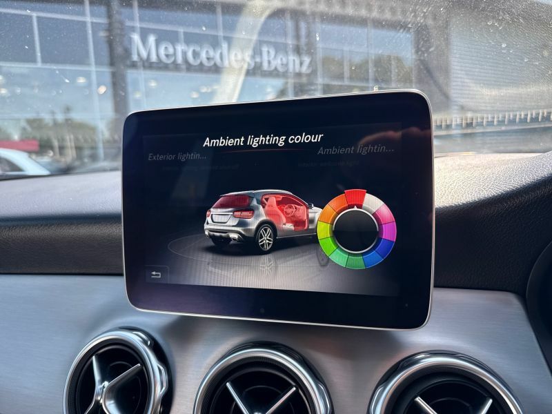 Mercedes-Benz GLA Class 1.6 Gla200 Amg Line Suv 7G-dct Euro 6 Red #29