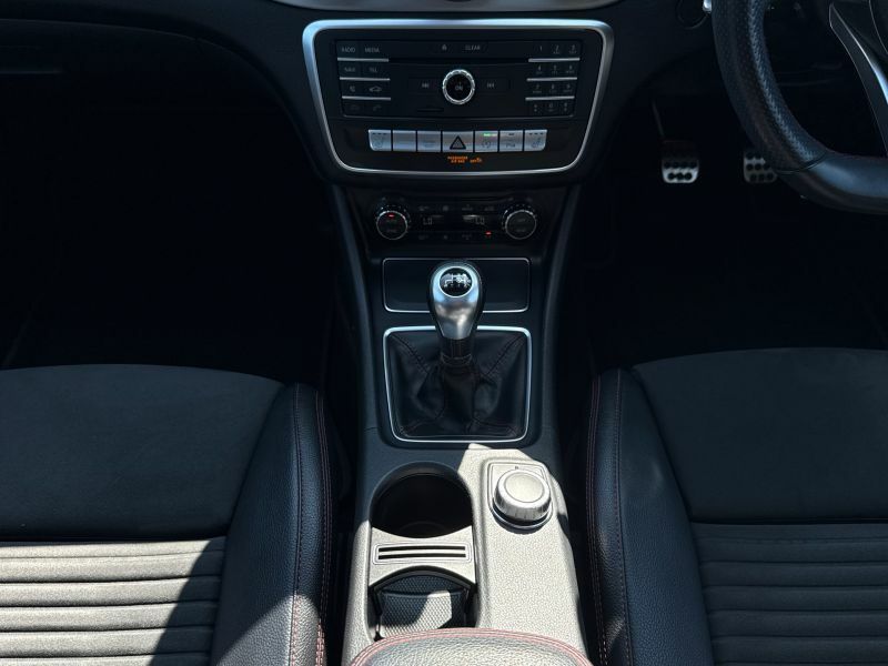 Mercedes-Benz GLA Class 1.6 Gla200 Amg Line Suv 7G-dct Euro 6 Red #8