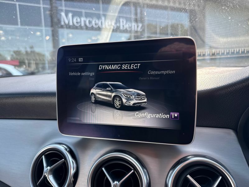 Mercedes-Benz GLA Class 1.6 Gla200 Amg Line Suv 7G-dct Euro 6 Red #30