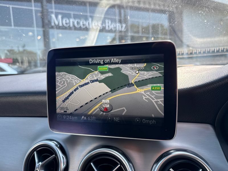 Mercedes-Benz GLA Class 1.6 Gla200 Amg Line Suv 7G-dct Euro 6 Red #27