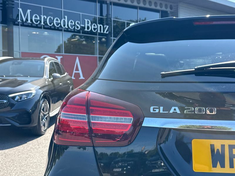 Mercedes-Benz GLA Class 1.6 Gla200 Amg Line Suv 7G-dct Euro 6 Red #15