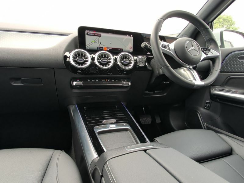 Mercedes-Benz B Class Hatchback White #6