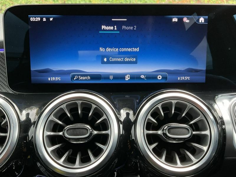 Mercedes-Benz GLB Class Glb 220D 4Matic Amg Line Executive 8G-tronic White #73